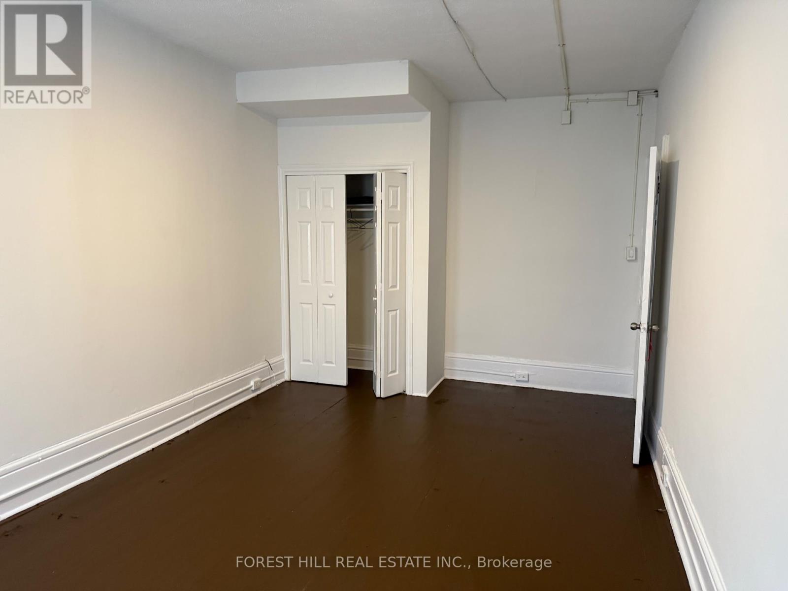 Upper - 132 Dundas Street E, Toronto, Ontario  M5B 1E2 - Photo 5 - C12463512