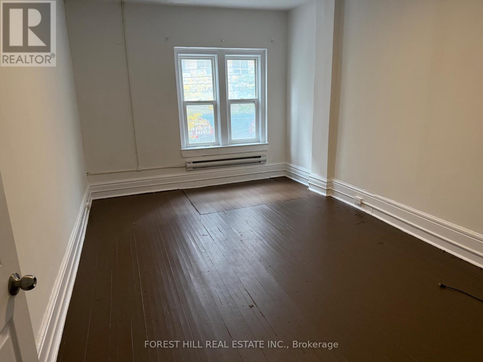 Upper - 132 Dundas Street E, Toronto, Ontario  M5B 1E2 - Photo 6 - C12463512