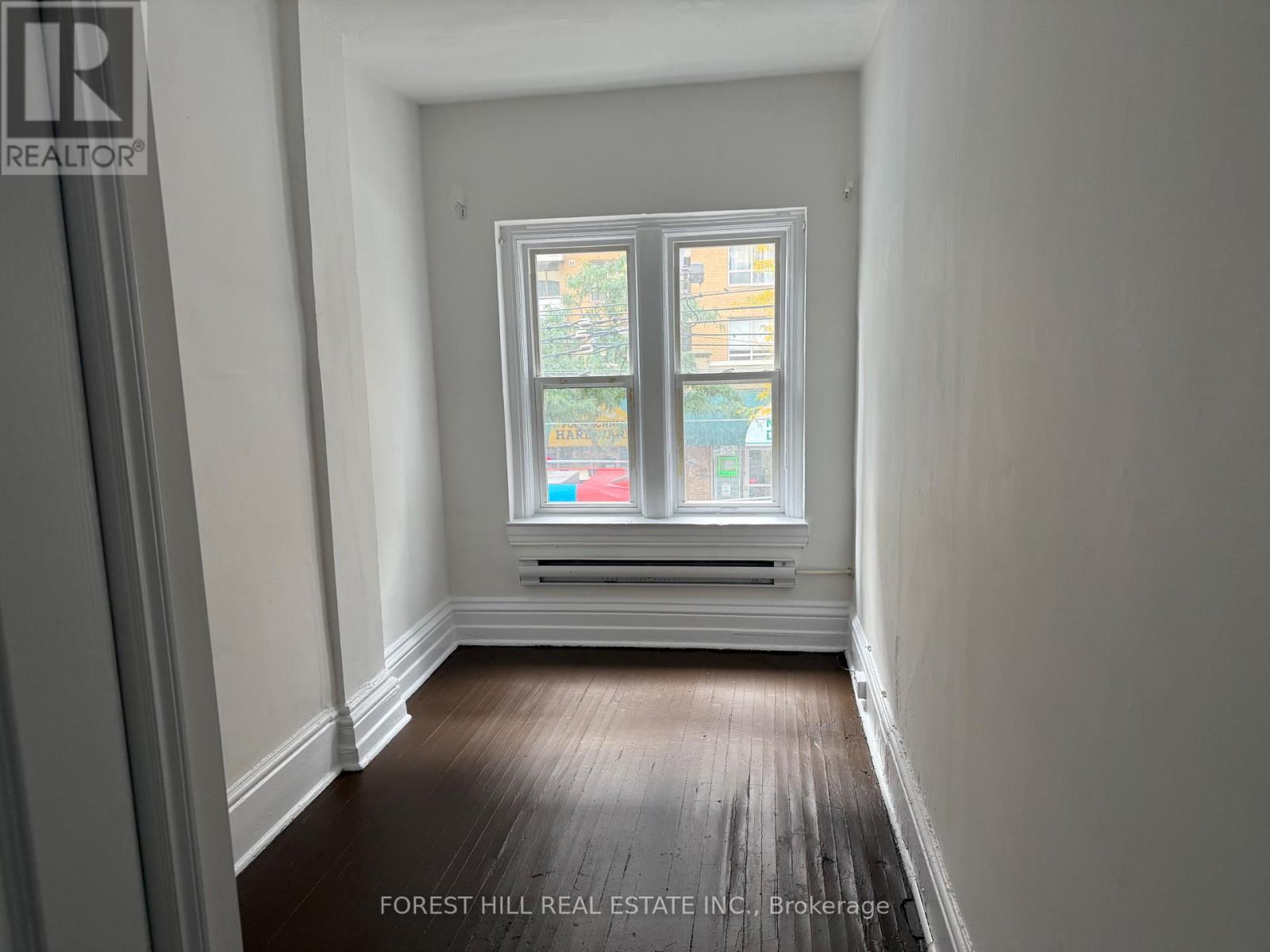 Upper - 132 Dundas Street E, Toronto, Ontario  M5B 1E2 - Photo 8 - C12463512