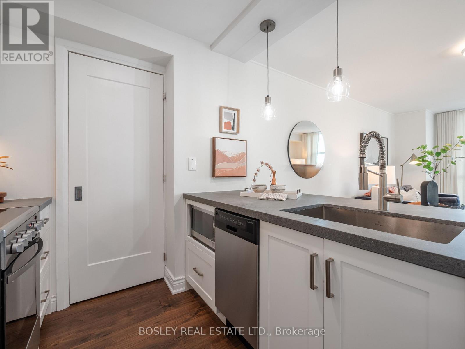 903 - 409 Bloor Street E, Toronto, Ontario  M4W 3T2 - Photo 5 - C12463529
