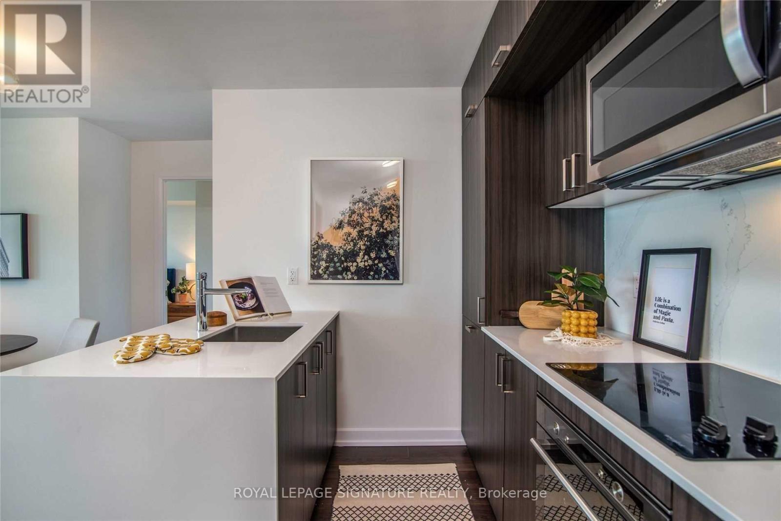 710 - 18 Erskine Avenue, Toronto, Ontario  M4P 0C9 - Photo 13 - C12463532