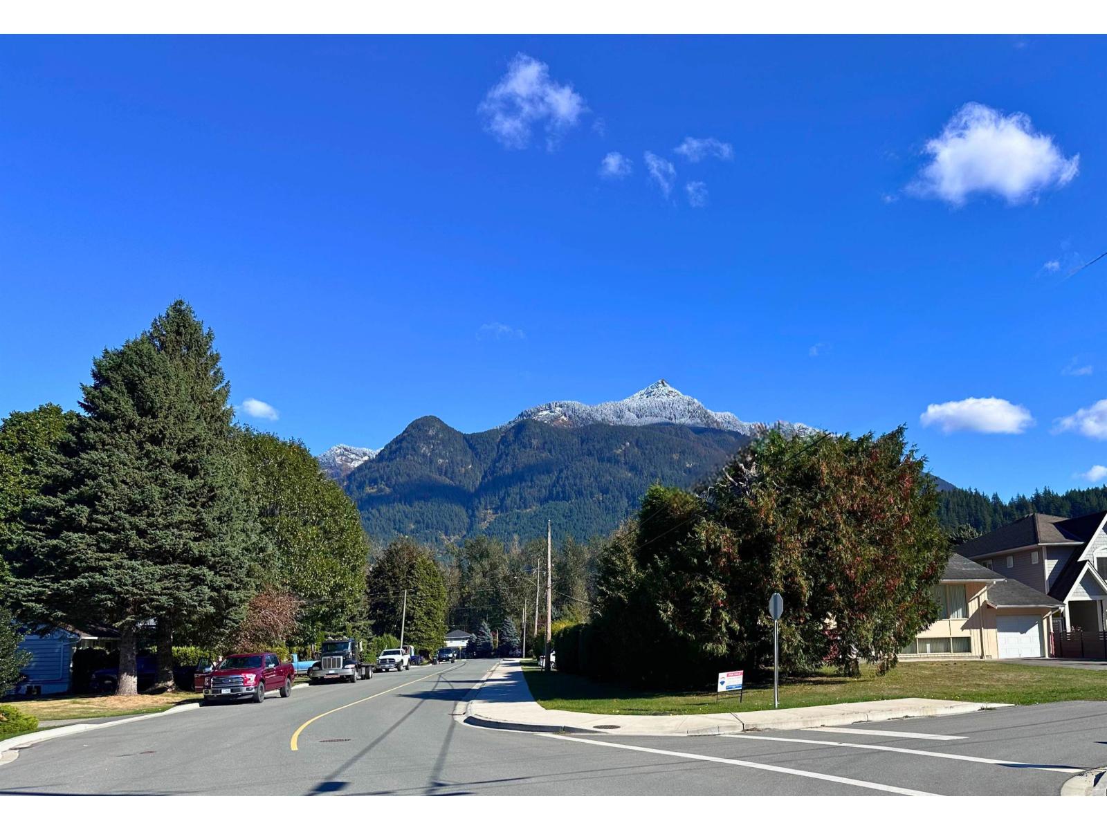 311 Allison Avenue, Hope, Hope, British Columbia  V0X 1L0 - Photo 2 - R3057617