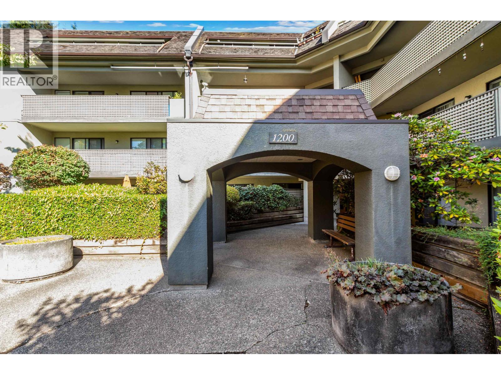406 1200 Pacific Street, Coquitlam, British Columbia  V3B 6K2 - Photo 3 - R3058082