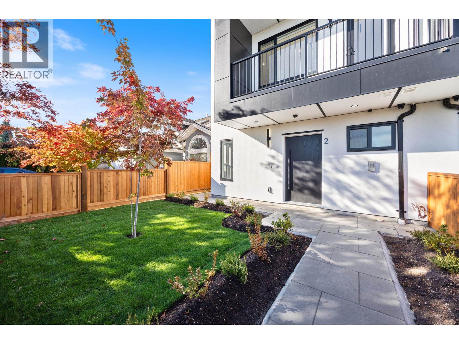 2 4170 Hurst Street, Burnaby, British Columbia  V5J 3R4 - Photo 1 - R3058678