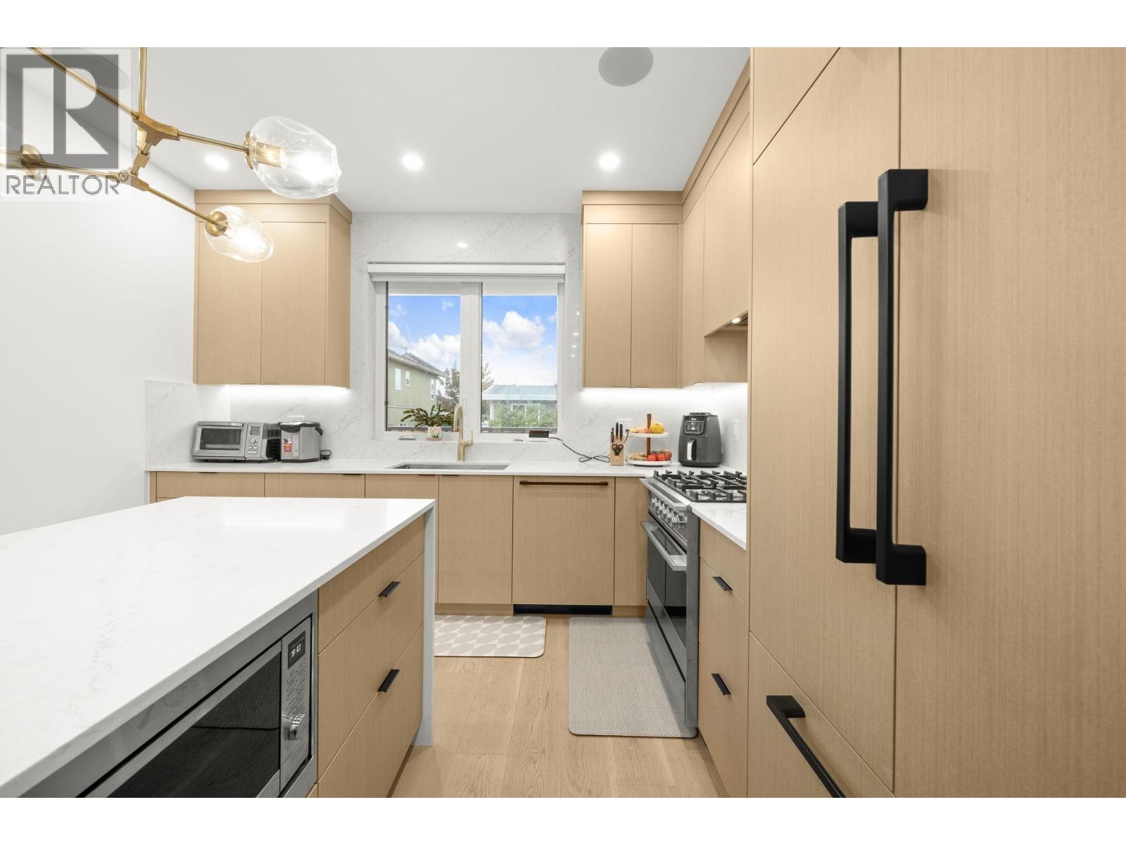 552 E 58th Avenue, Vancouver, British Columbia  V5X 1W2 - Photo 3 - R3058693