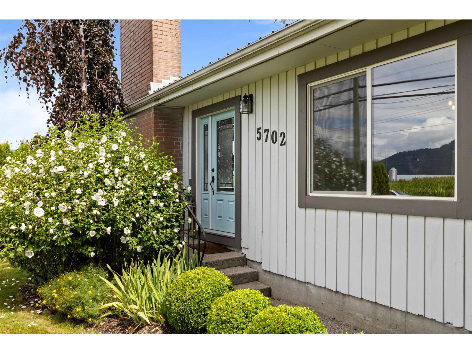 Property at 5702 SUMAS PRAIRIE ROAD image 3