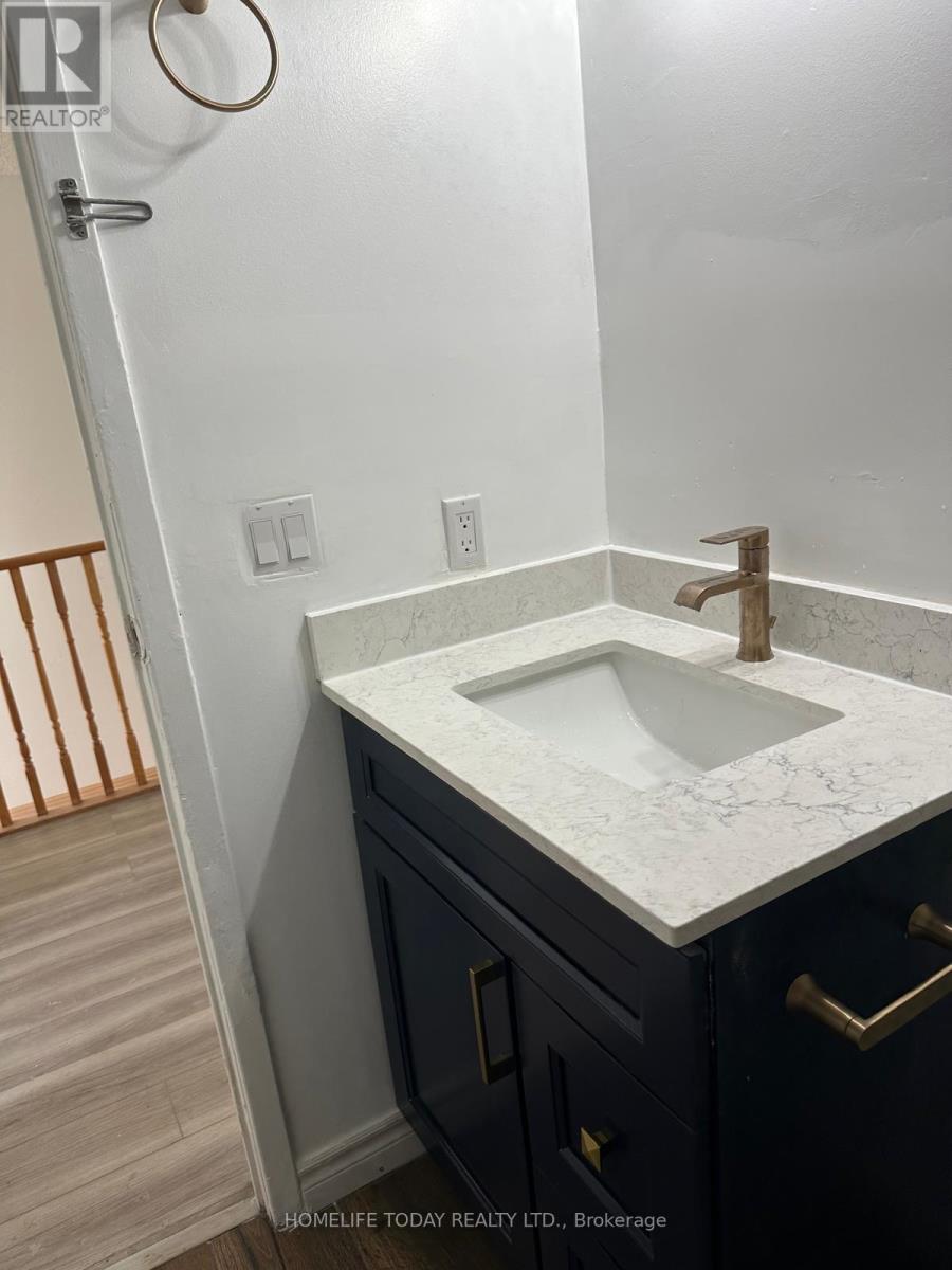 Main - 37 Frontier Pathway, Toronto, Ontario  M1B 4G6 - Photo 8 - E12463399