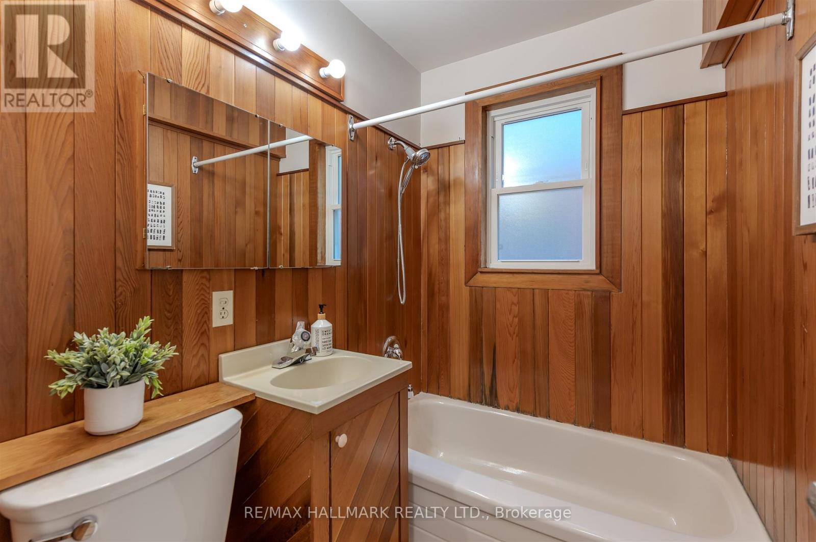 64 Denvale Road, Toronto, Ontario  M4B 3B8 - Photo 16 - E12463412