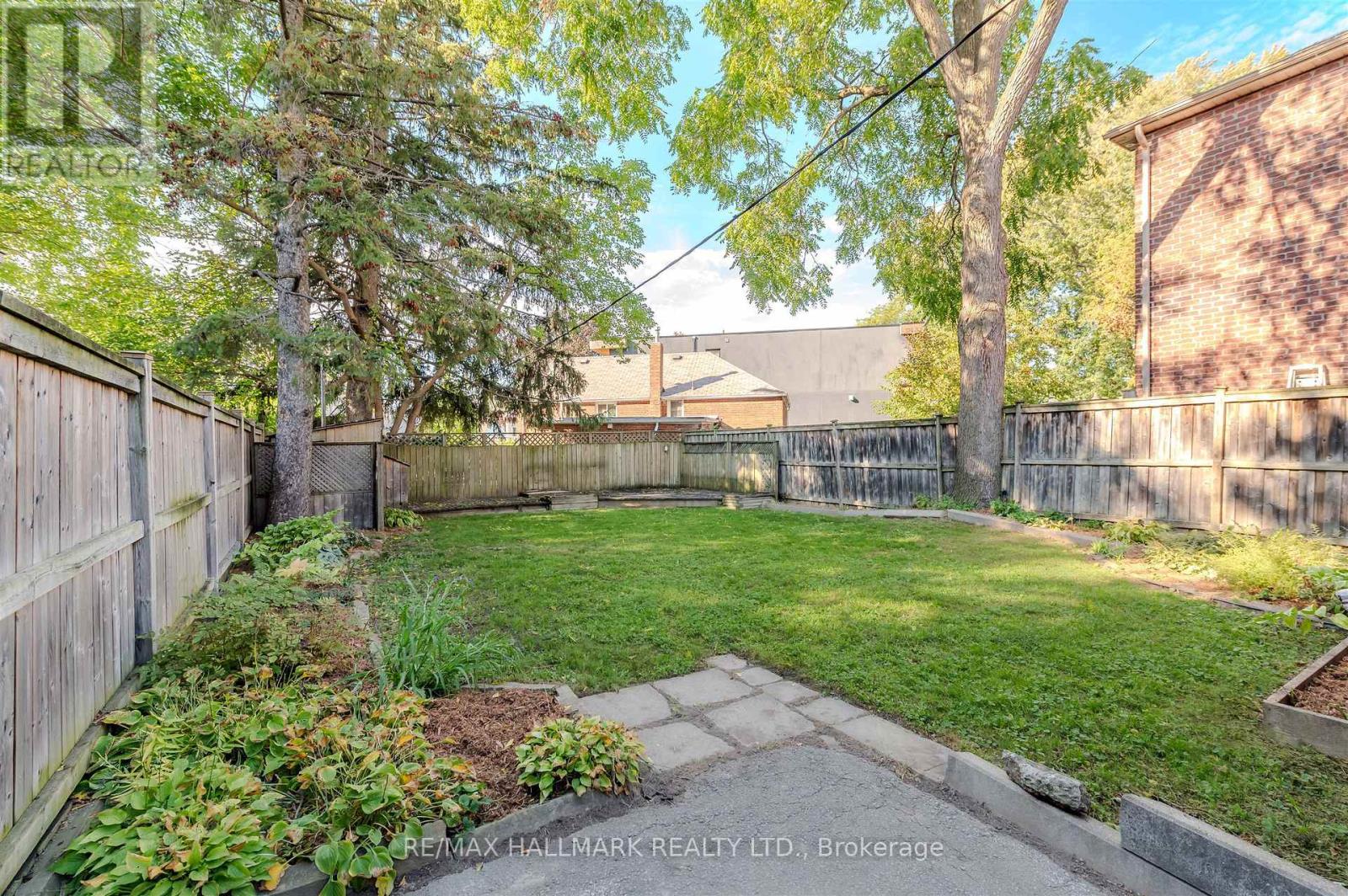 64 Denvale Road, Toronto, Ontario  M4B 3B8 - Photo 23 - E12463412