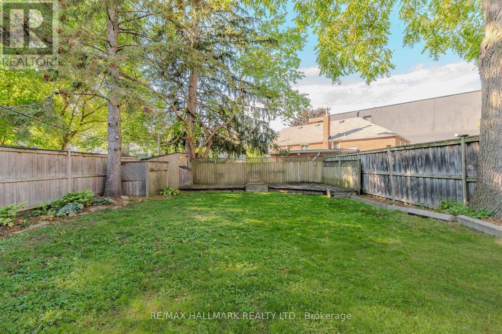 64 Denvale Road, Toronto, Ontario  M4B 3B8 - Photo 24 - E12463412