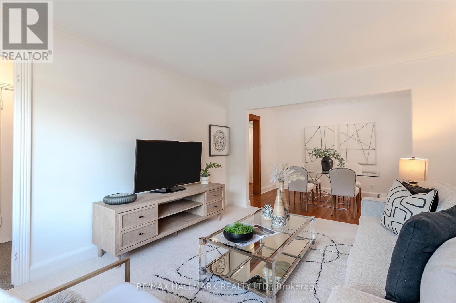 64 Denvale Road, Toronto, Ontario  M4B 3B8 - Photo 6 - E12463412