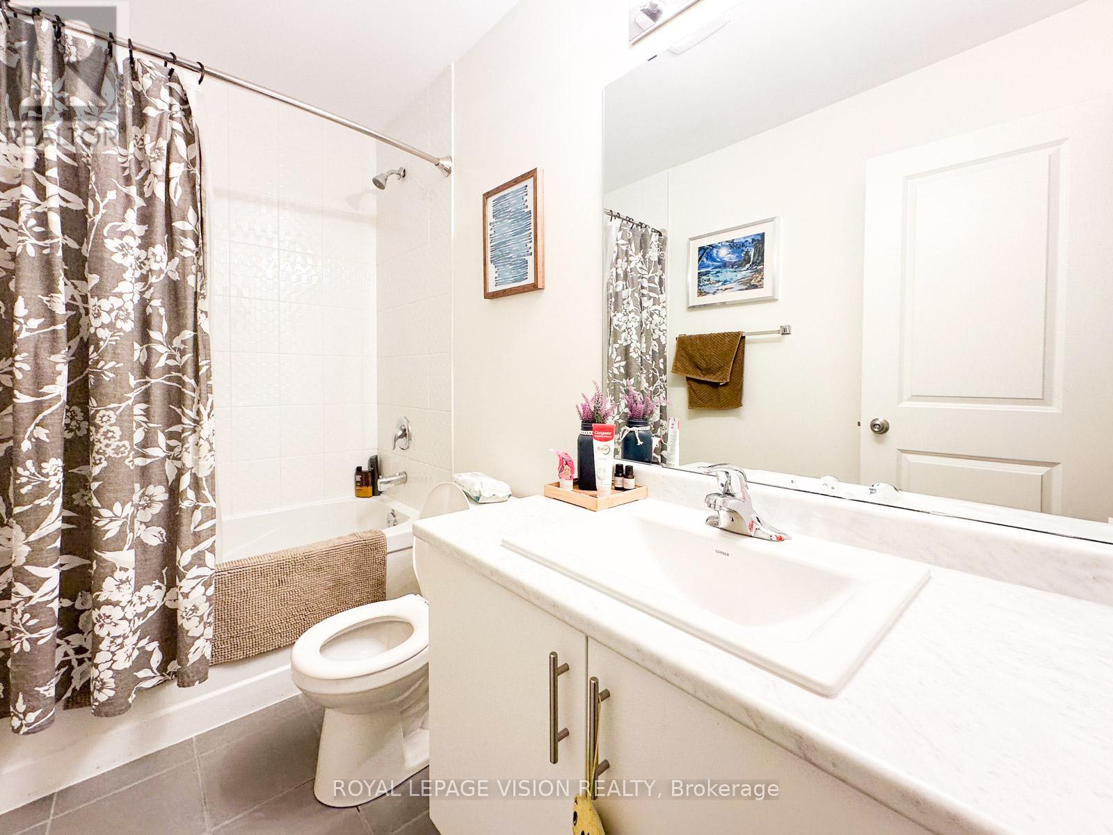 74 Caspian Square, Clarington, Ontario  L1C 7G4 - Photo 13 - E12463416