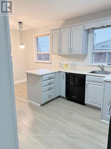 113 Confederation Drive, Toronto, Ontario  M1G 1A4 - Photo 7 - E12463455