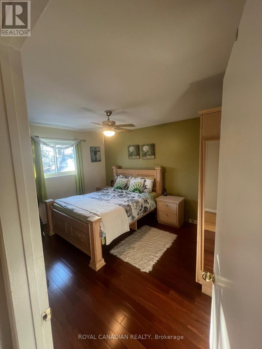 Upper - 6 O'henry Grove, Toronto, Ontario  M1B 1S3 - Photo 11 - E12463482