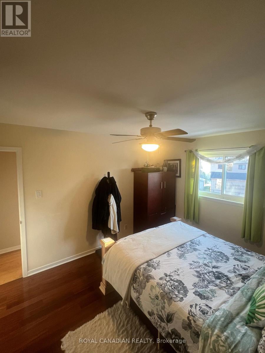 Upper - 6 O'henry Grove, Toronto, Ontario  M1B 1S3 - Photo 12 - E12463482