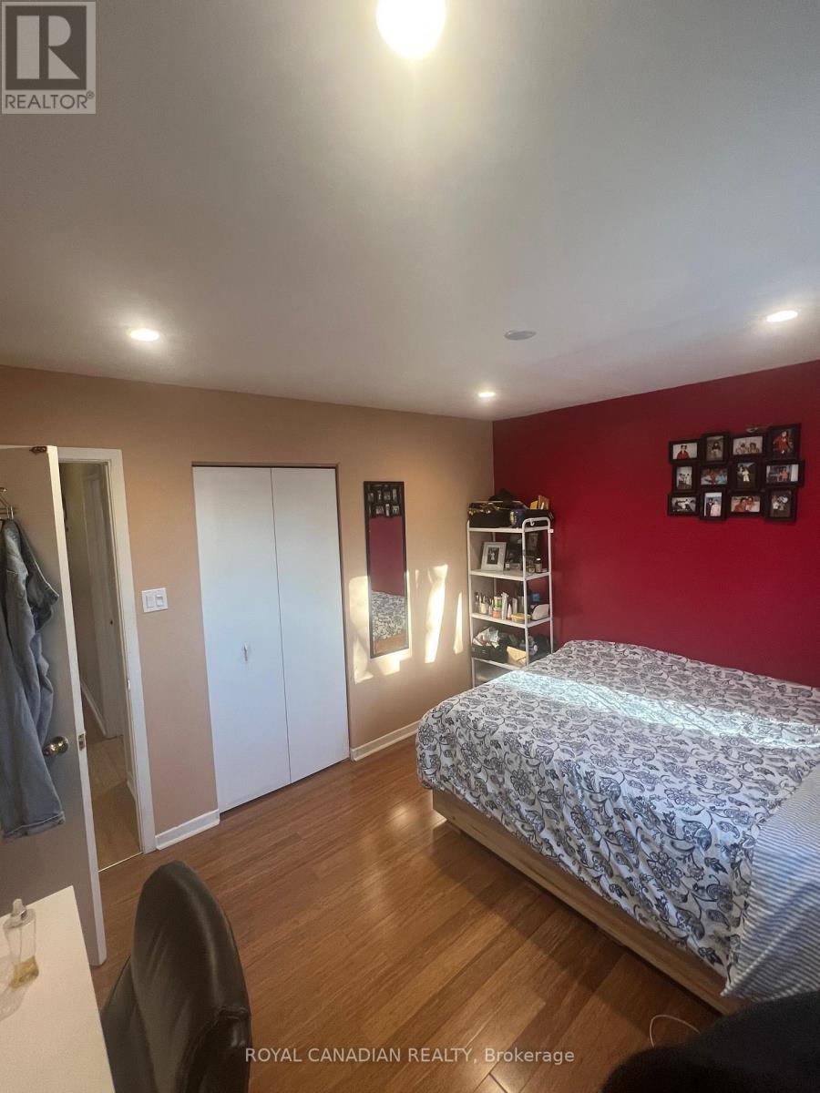 Upper - 6 O'henry Grove, Toronto, Ontario  M1B 1S3 - Photo 13 - E12463482