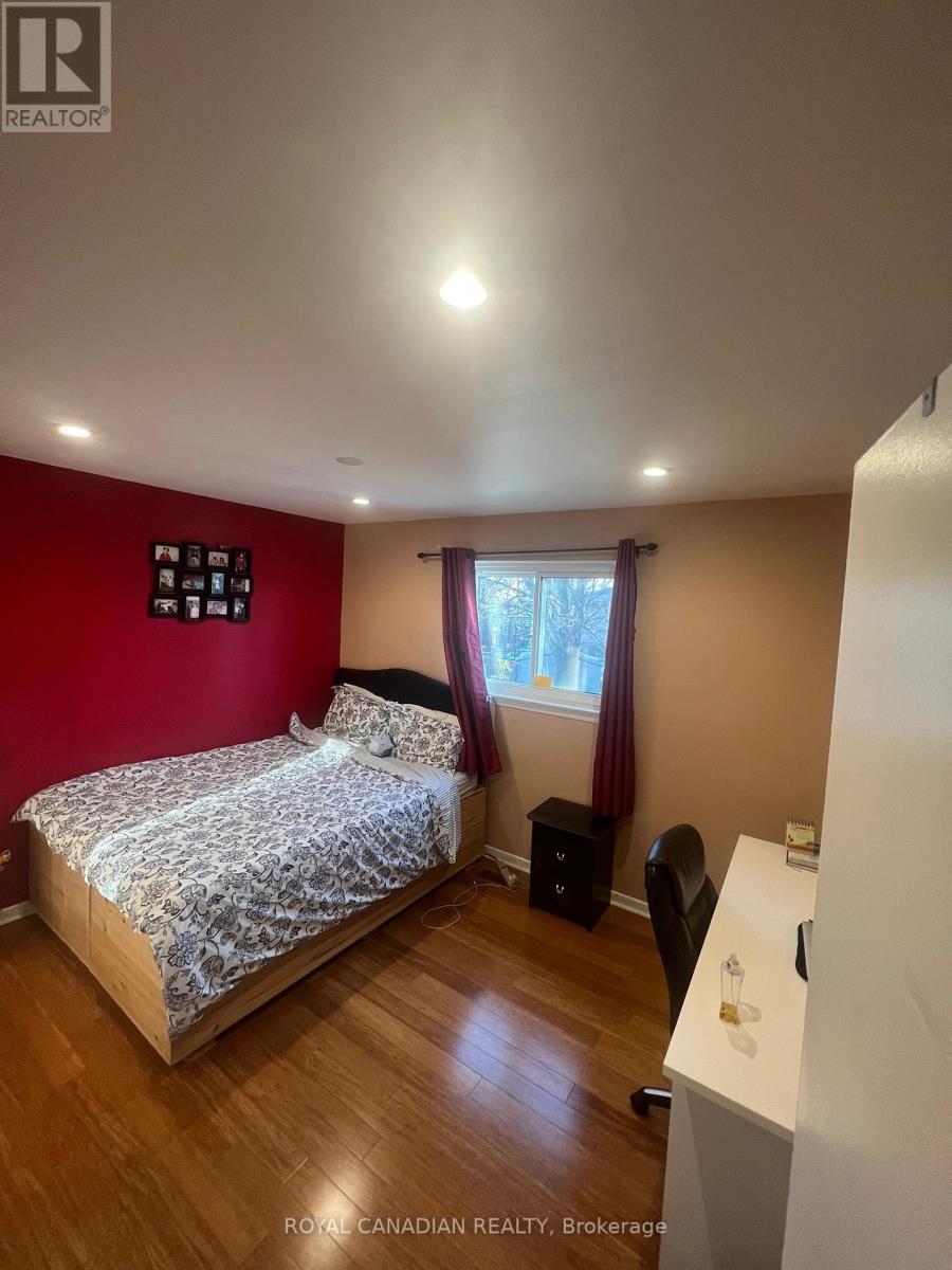 Upper - 6 O'henry Grove, Toronto, Ontario  M1B 1S3 - Photo 14 - E12463482