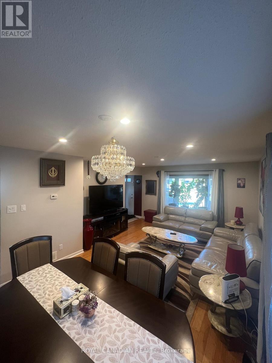 Upper - 6 O'henry Grove, Toronto, Ontario  M1B 1S3 - Photo 2 - E12463482