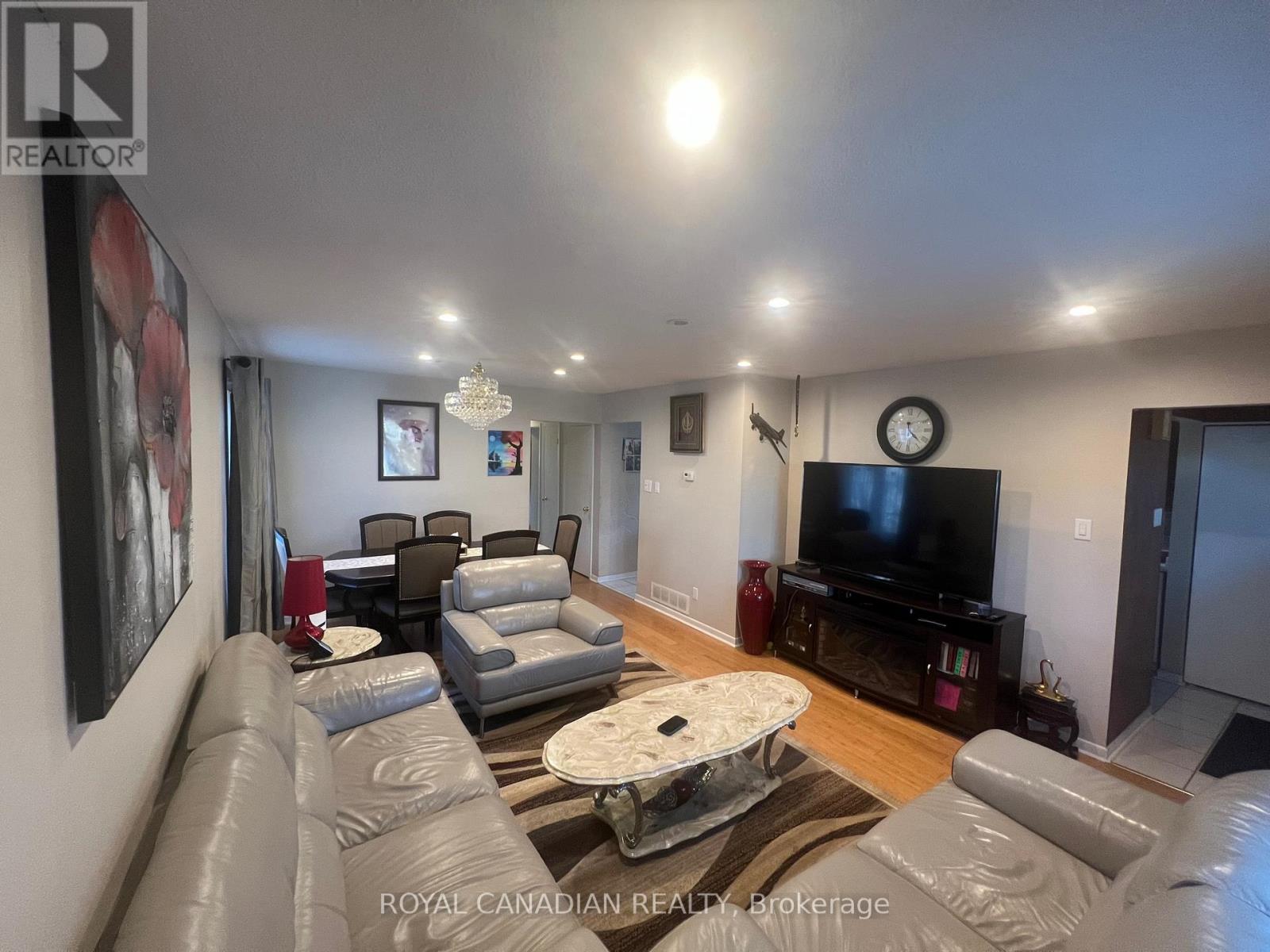 Upper - 6 O'henry Grove, Toronto, Ontario  M1B 1S3 - Photo 4 - E12463482