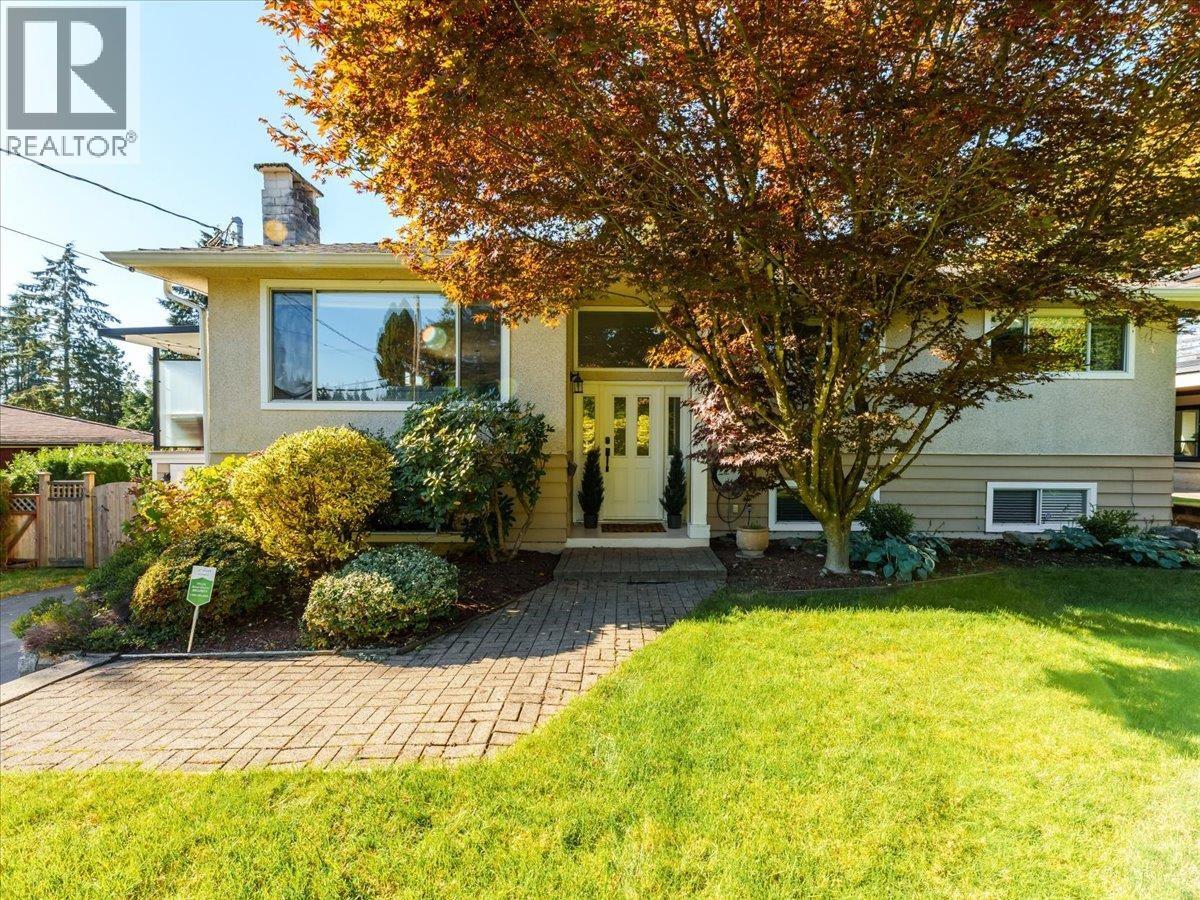 799 PLYMOUTH DRIVE, North Vancouver, British Columbia