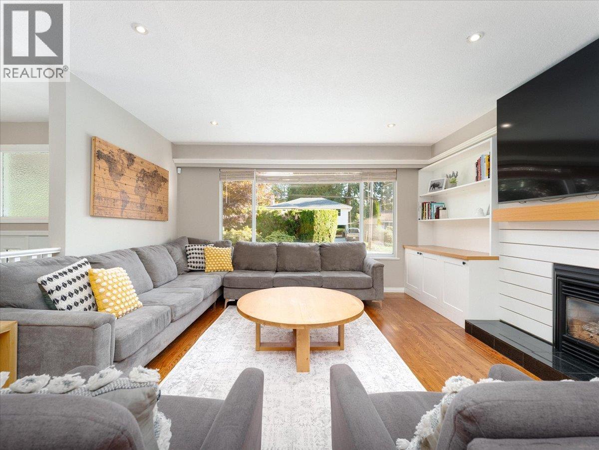 799 Plymouth Drive, North Vancouver, British Columbia  V7H 2H5 - Photo 3 - R3058684