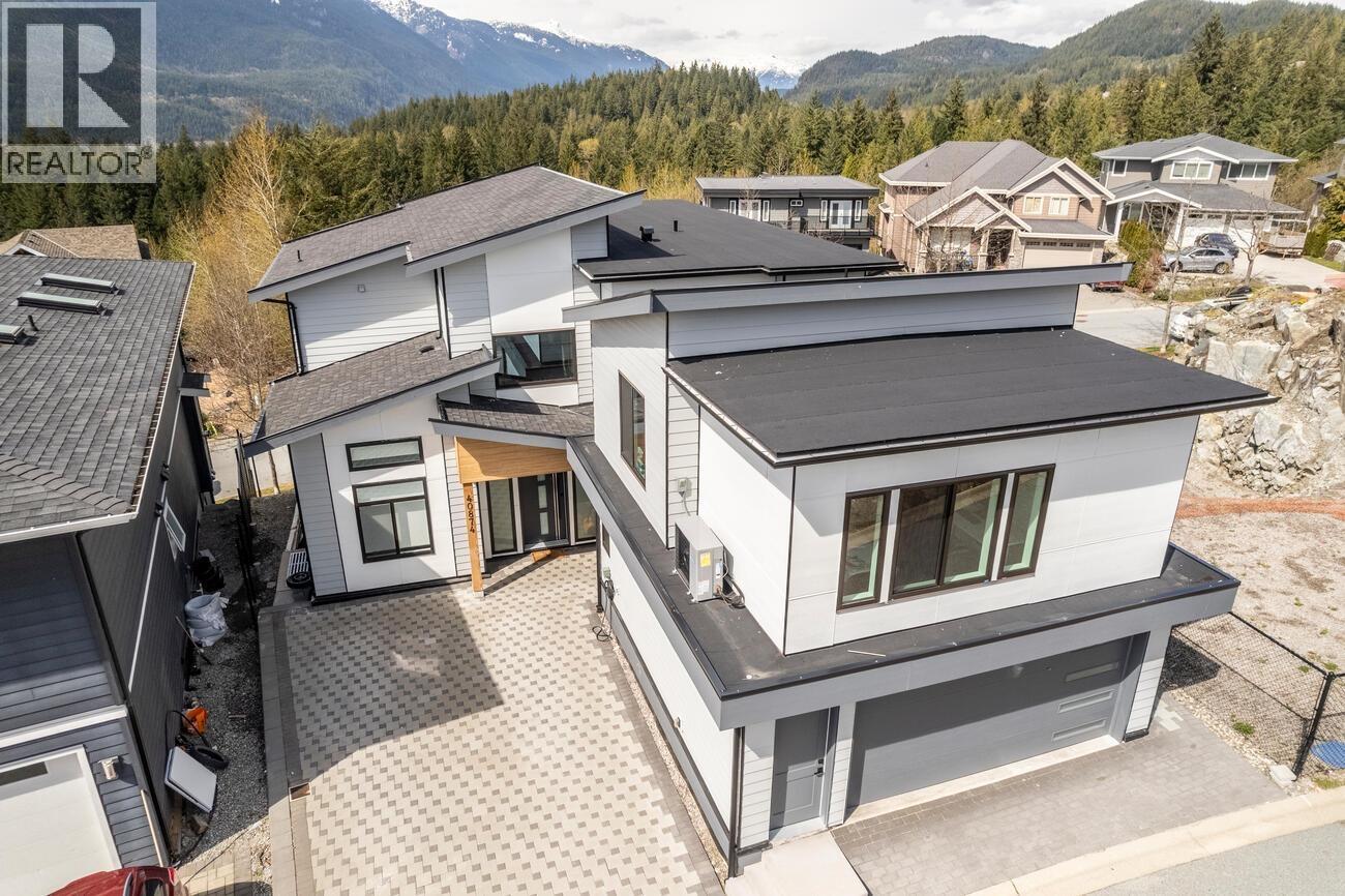 40874 THE CRESCENT, Squamish, British Columbia
