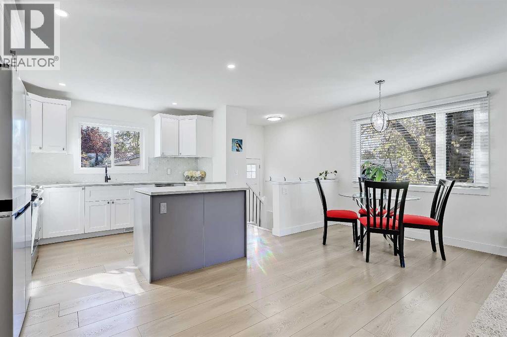 5219 Valiant Drive Nw, Calgary, Alberta  T3A 0Y6 - Photo 4 - A2263796