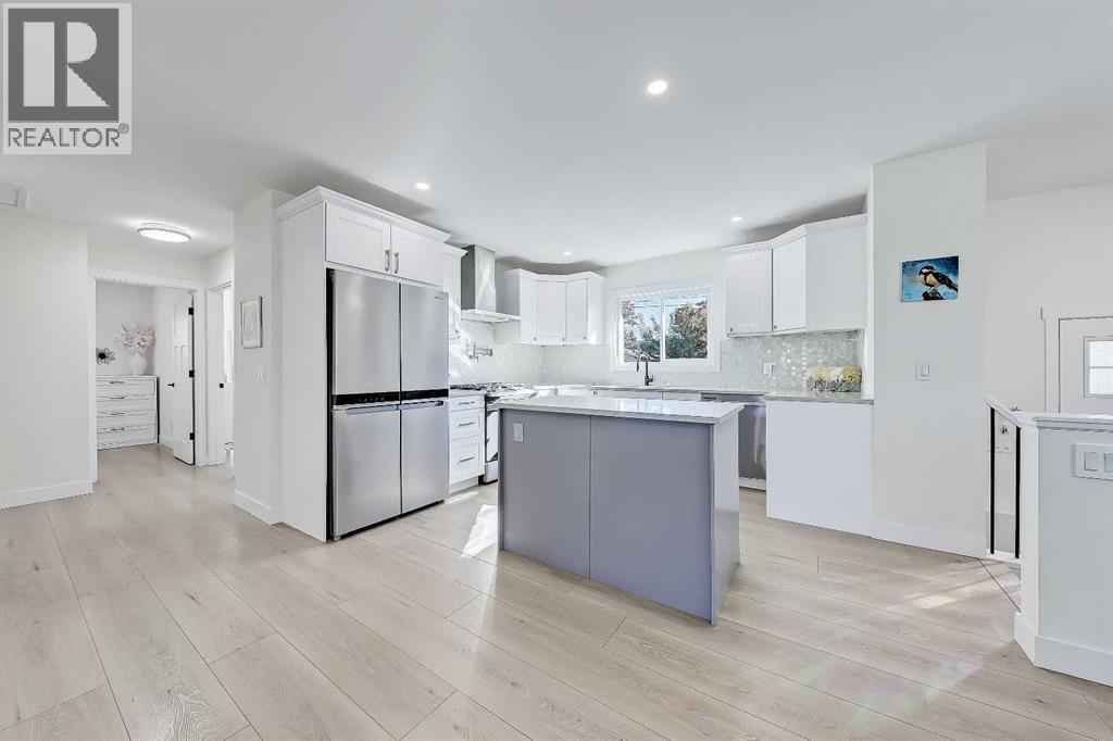 5219 Valiant Drive Nw, Calgary, Alberta  T3A 0Y6 - Photo 5 - A2263796