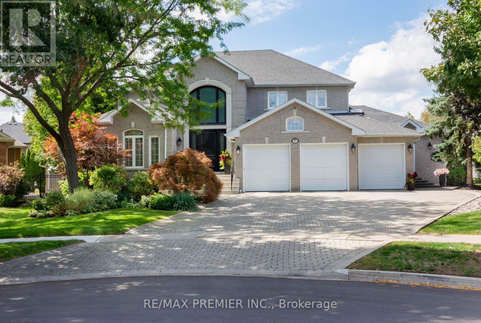 90 SHAMROCK CRESCENT, Vaughan, Ontario