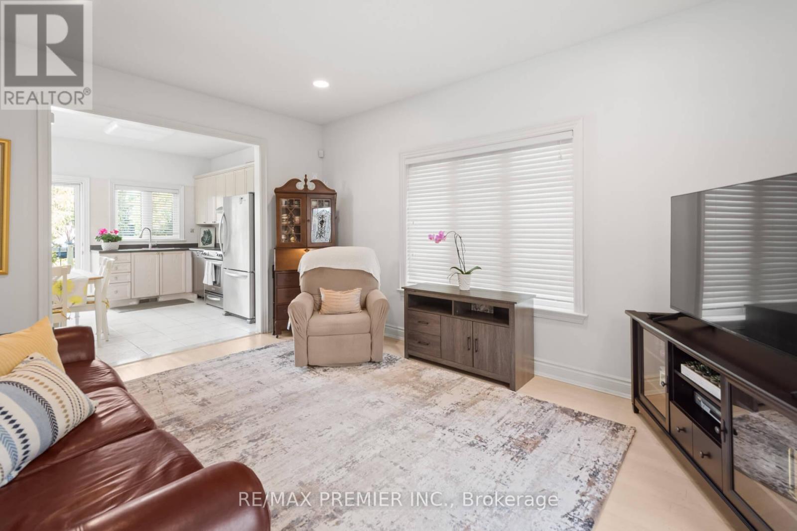 90 Shamrock Crescent, Vaughan, Ontario  L4H 1A3 - Photo 18 - N12463423