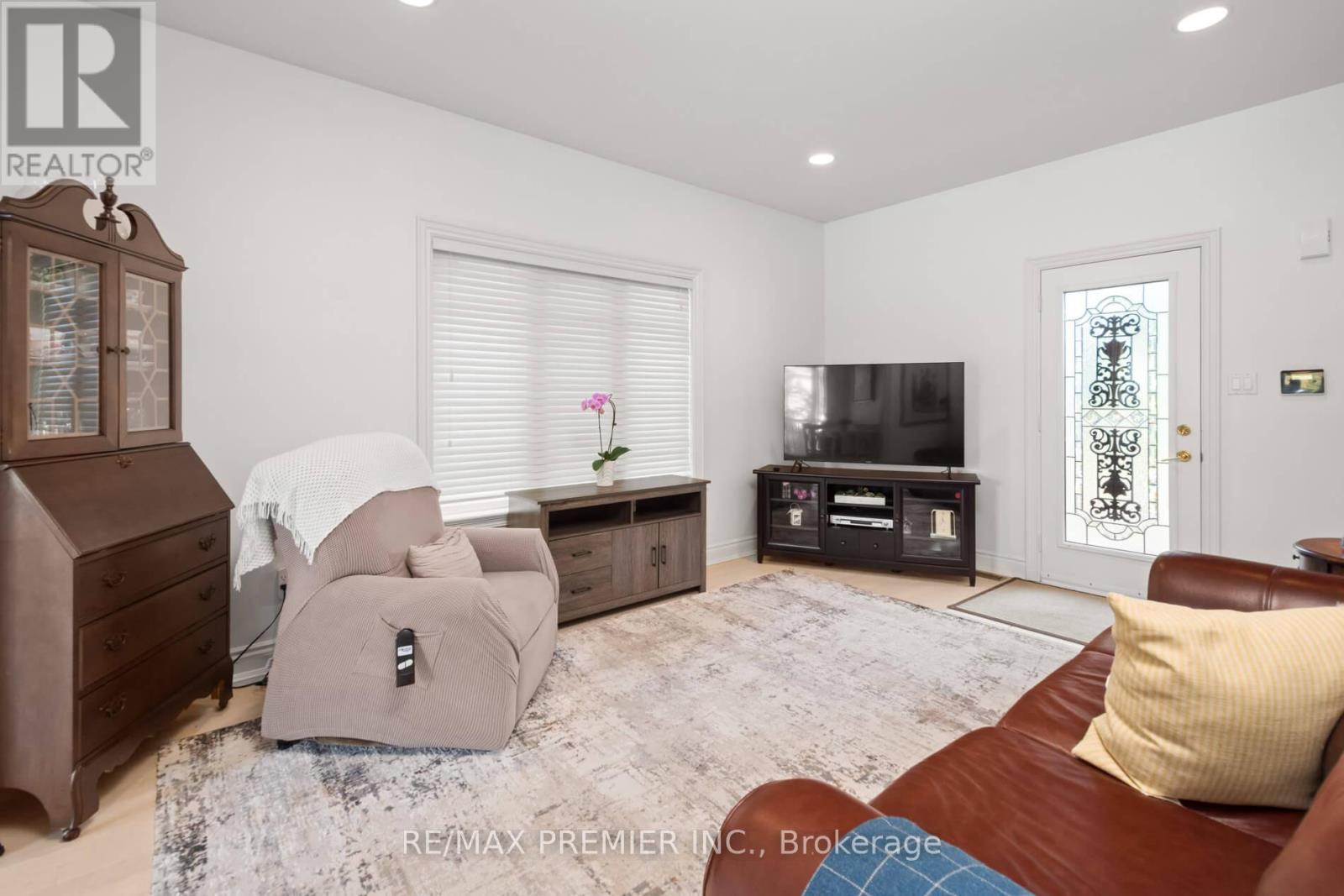 90 Shamrock Crescent, Vaughan, Ontario  L4H 1A3 - Photo 19 - N12463423