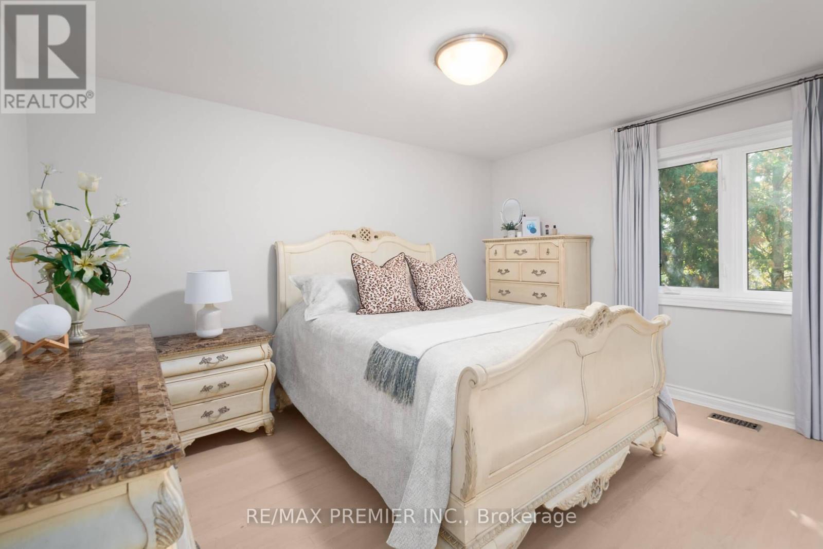 90 Shamrock Crescent, Vaughan, Ontario  L4H 1A3 - Photo 23 - N12463423