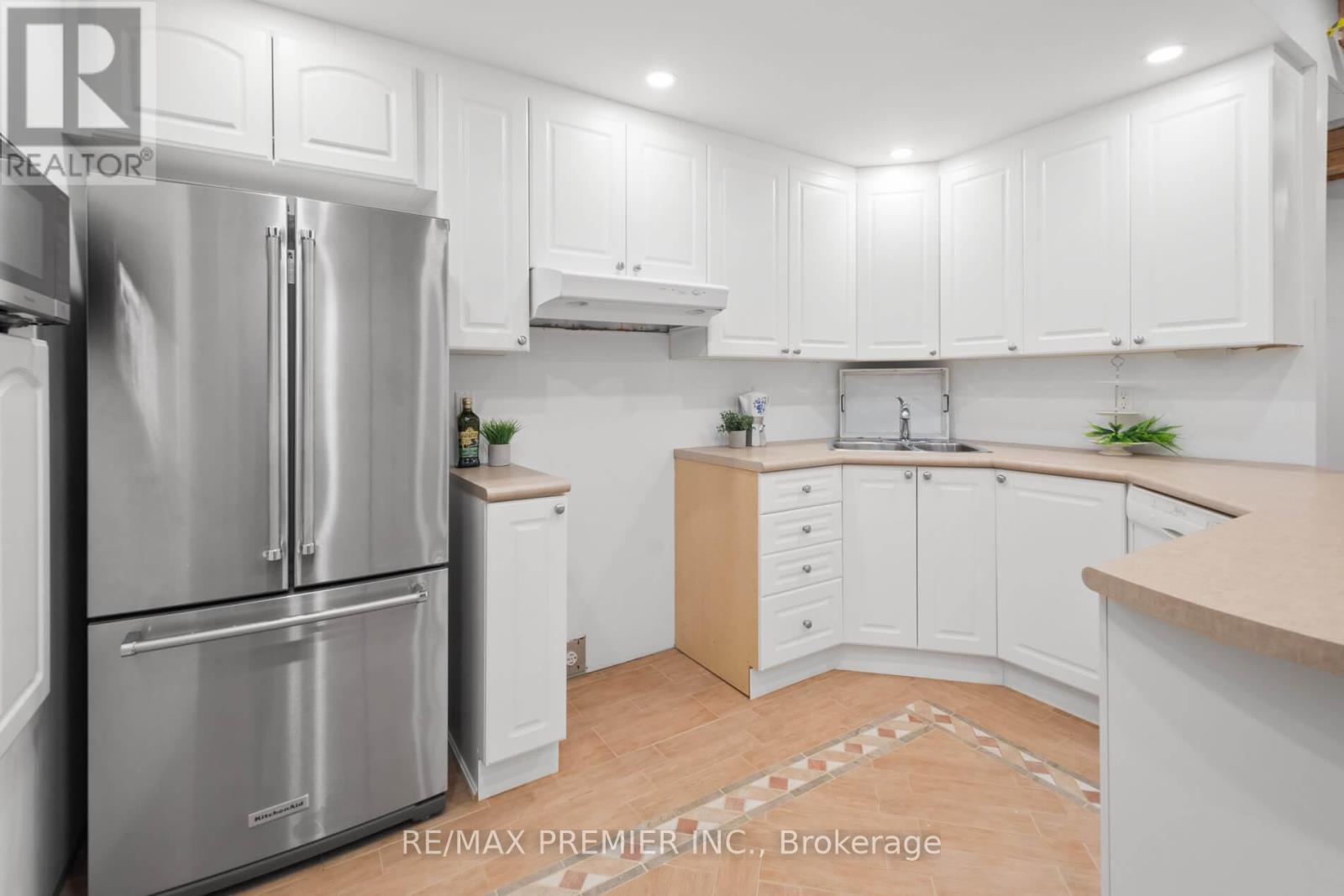 90 Shamrock Crescent, Vaughan, Ontario  L4H 1A3 - Photo 32 - N12463423