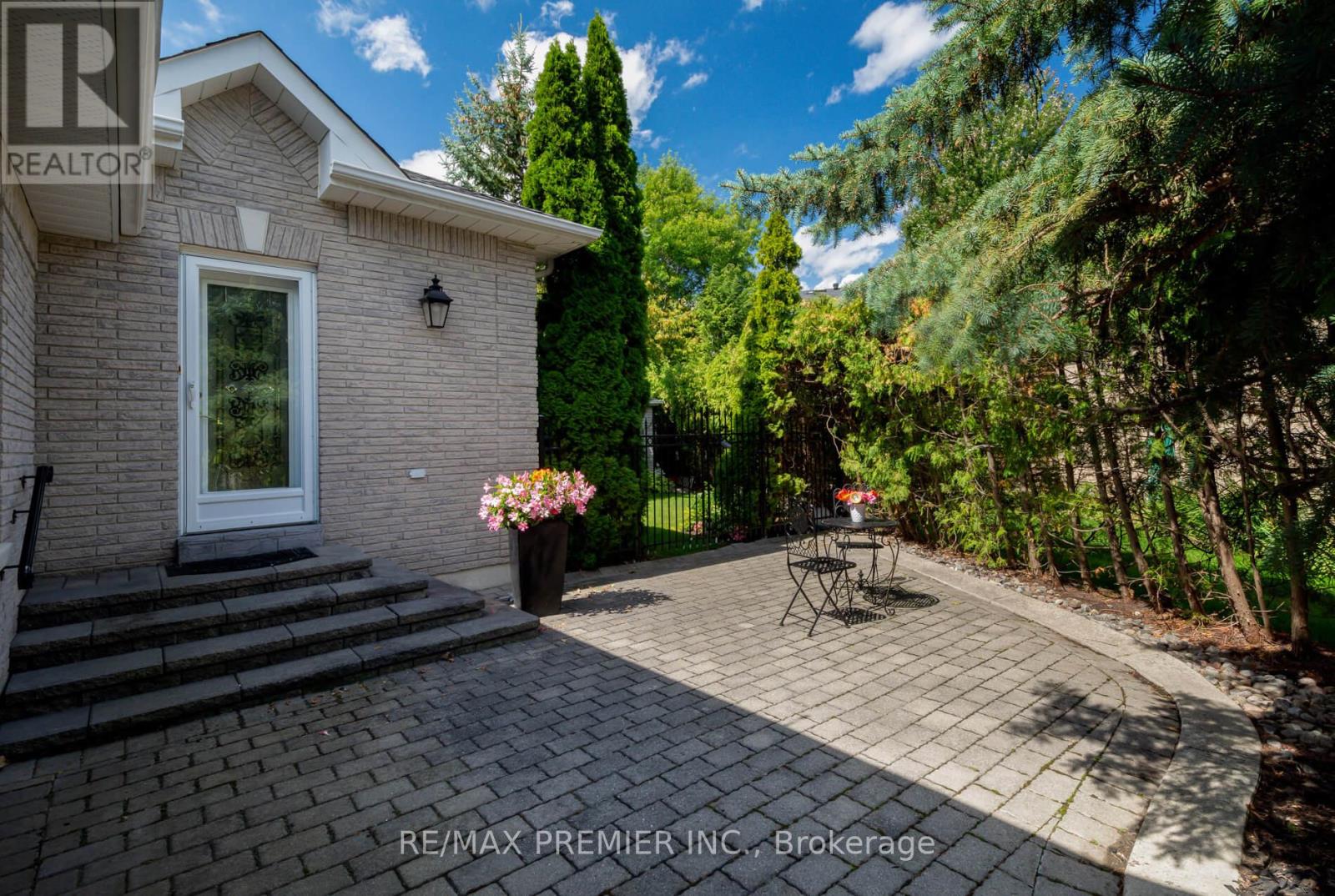 90 Shamrock Crescent, Vaughan, Ontario  L4H 1A3 - Photo 34 - N12463423