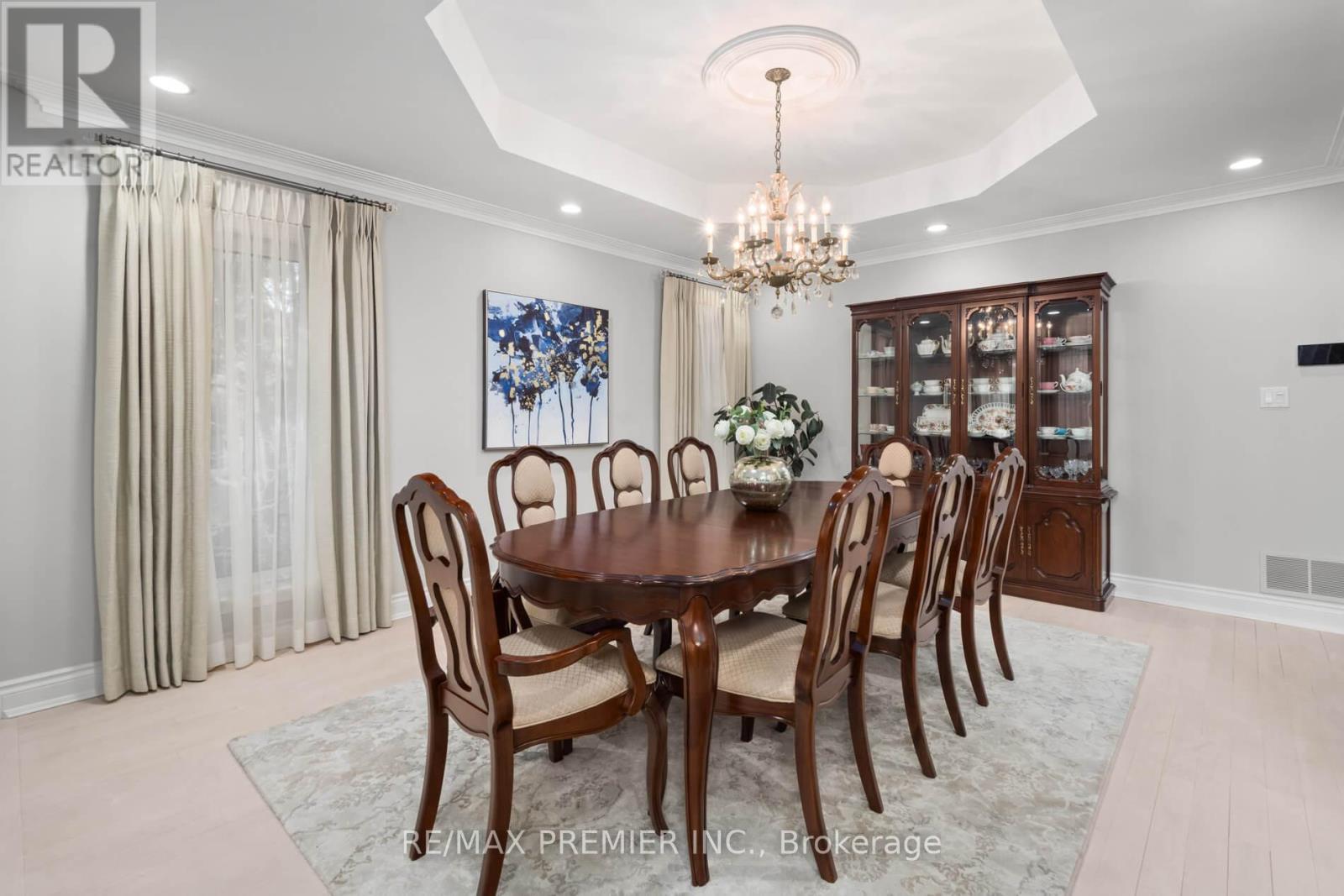 90 Shamrock Crescent, Vaughan, Ontario  L4H 1A3 - Photo 8 - N12463423