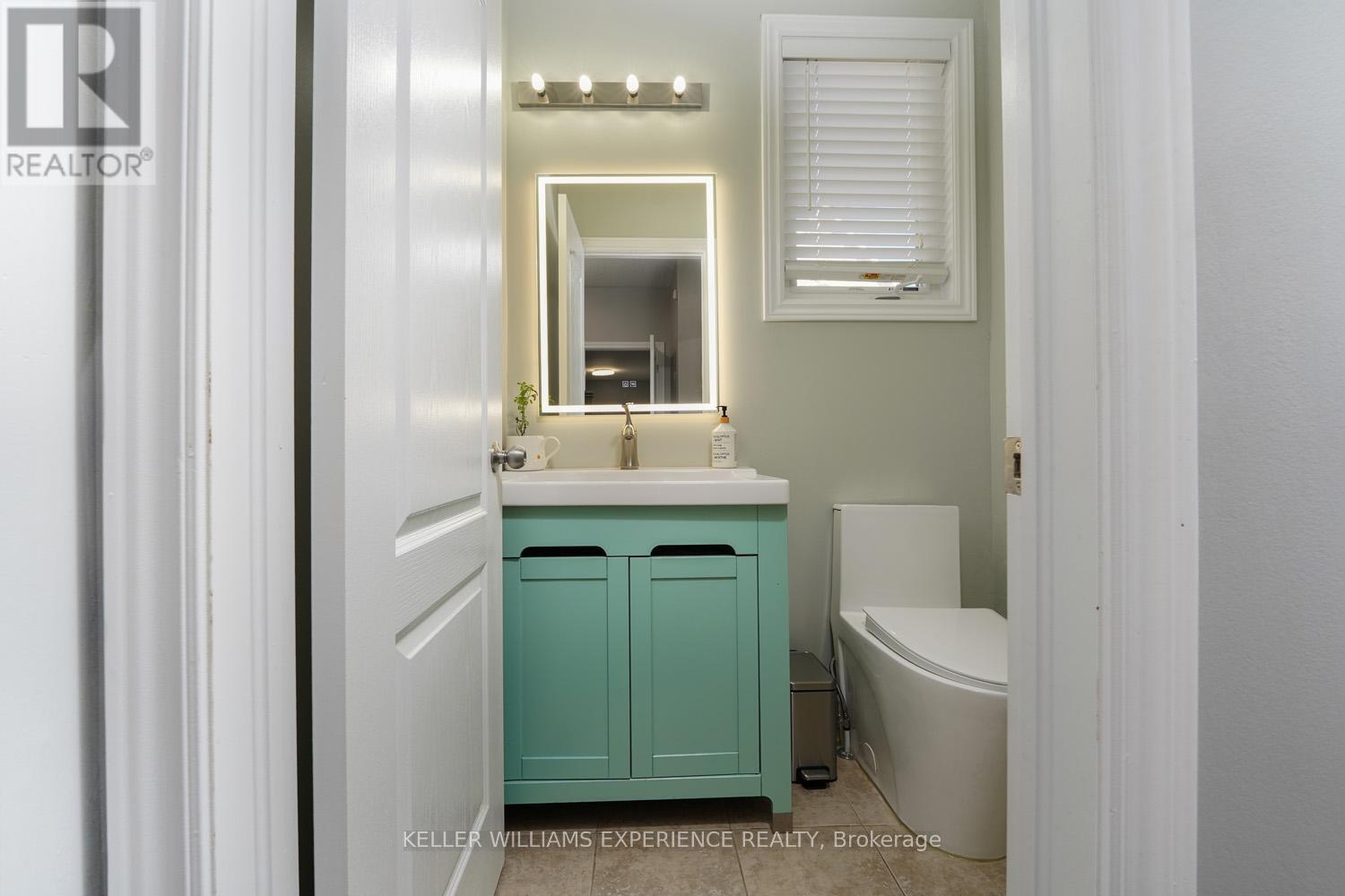 2199 Dawson Crescent W, Innisfil, Ontario  L9S 0G9 - Photo 10 - N12463428