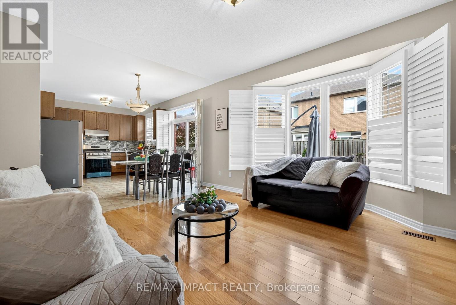 37 Braith Crescent, Whitchurch-Stouffville, Ontario  L4A 0B9 - Photo 11 - N12463429