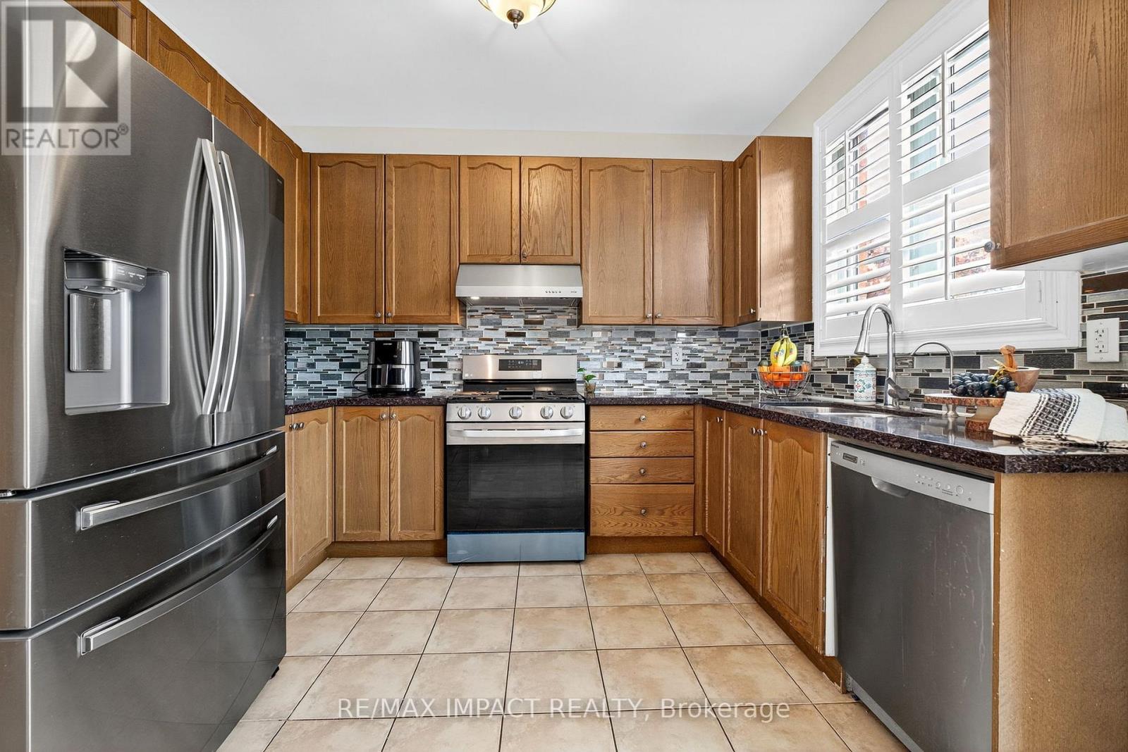 37 Braith Crescent, Whitchurch-Stouffville, Ontario  L4A 0B9 - Photo 13 - N12463429