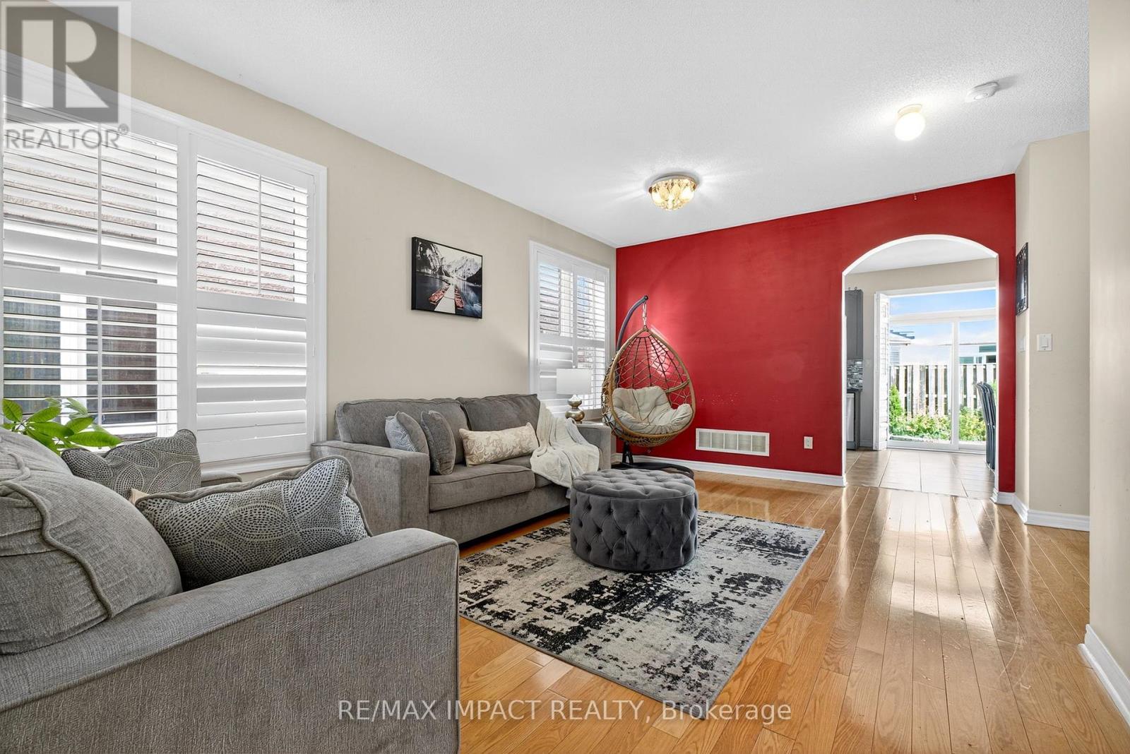 37 Braith Crescent, Whitchurch-Stouffville, Ontario  L4A 0B9 - Photo 7 - N12463429