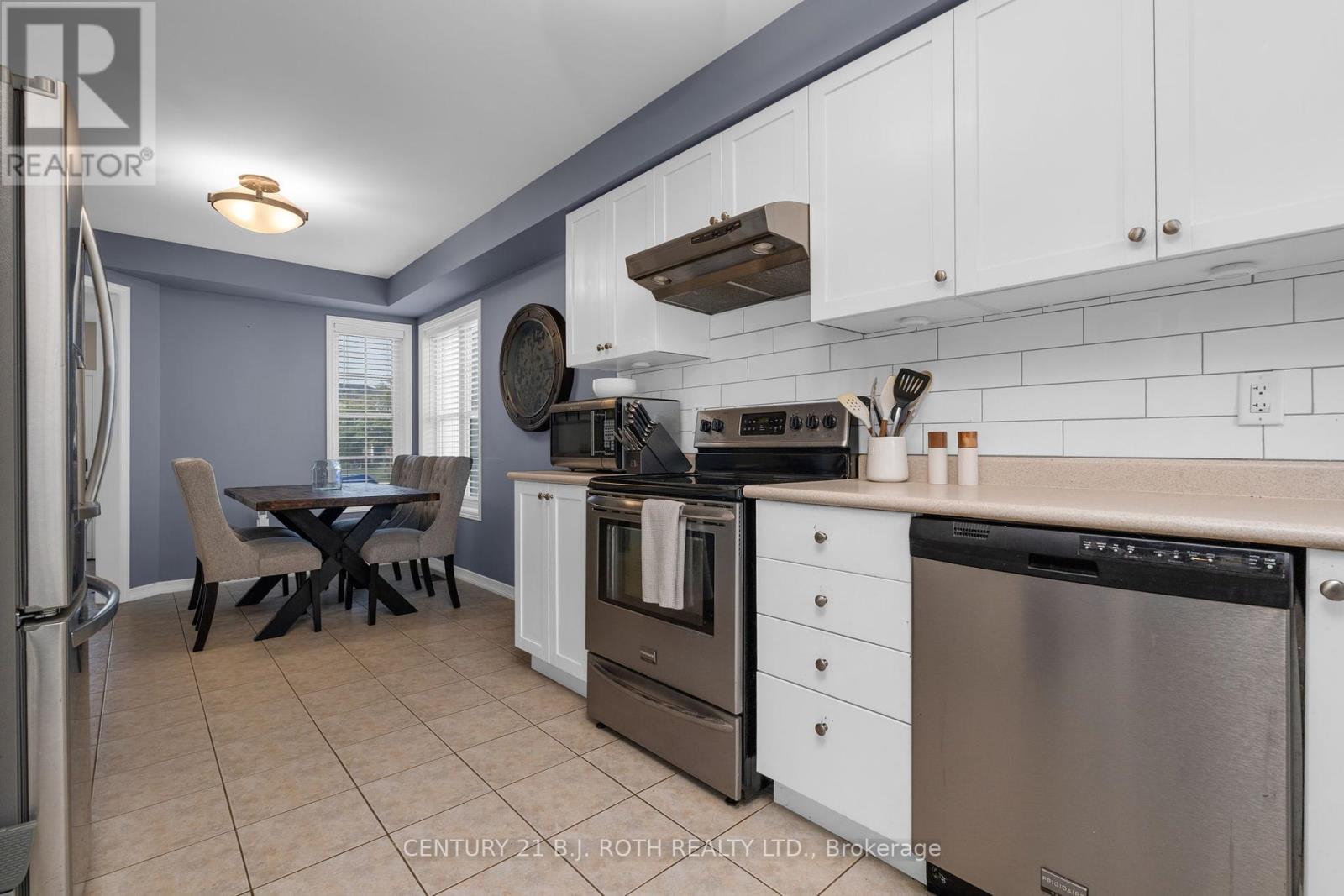 35 Mccann Lane, Essa, Ontario  L0M 1B4 - Photo 5 - N12463435
