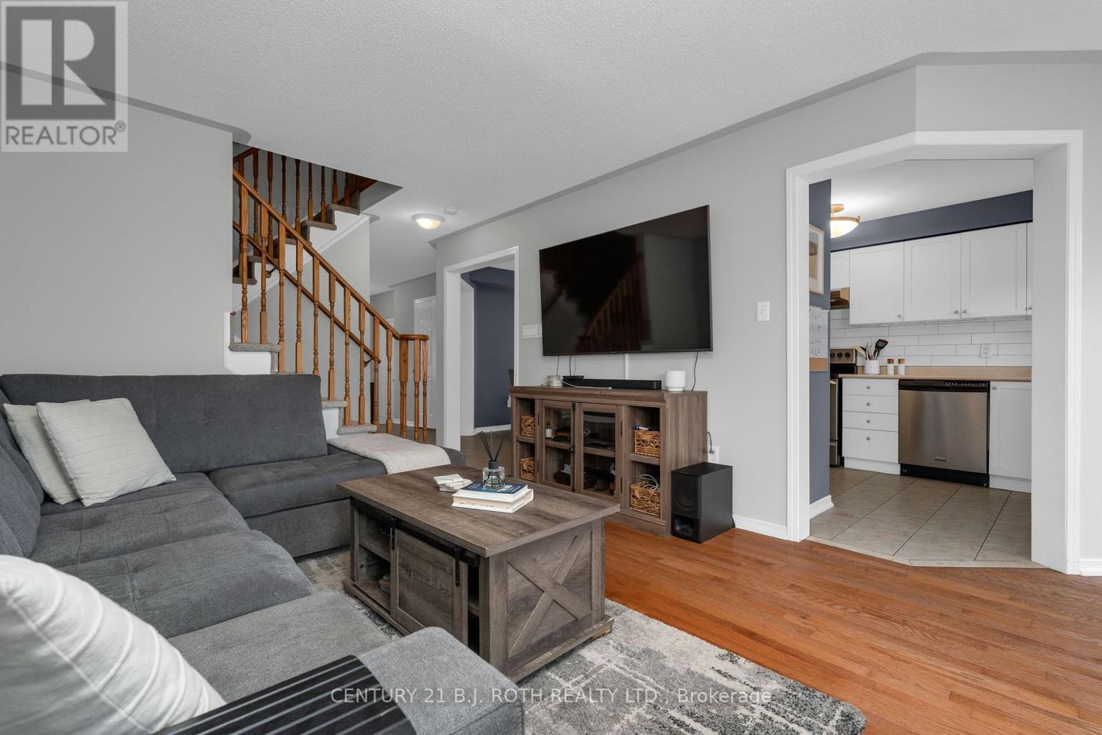 35 Mccann Lane, Essa, Ontario  L0M 1B4 - Photo 9 - N12463435