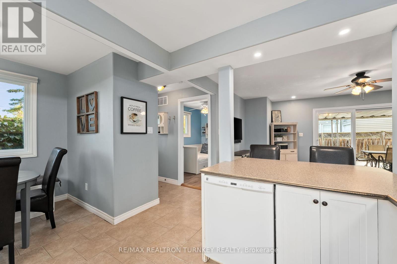 782 Third Avenue, Georgina, Ontario  L0E 1S0 - Photo 12 - N12463480