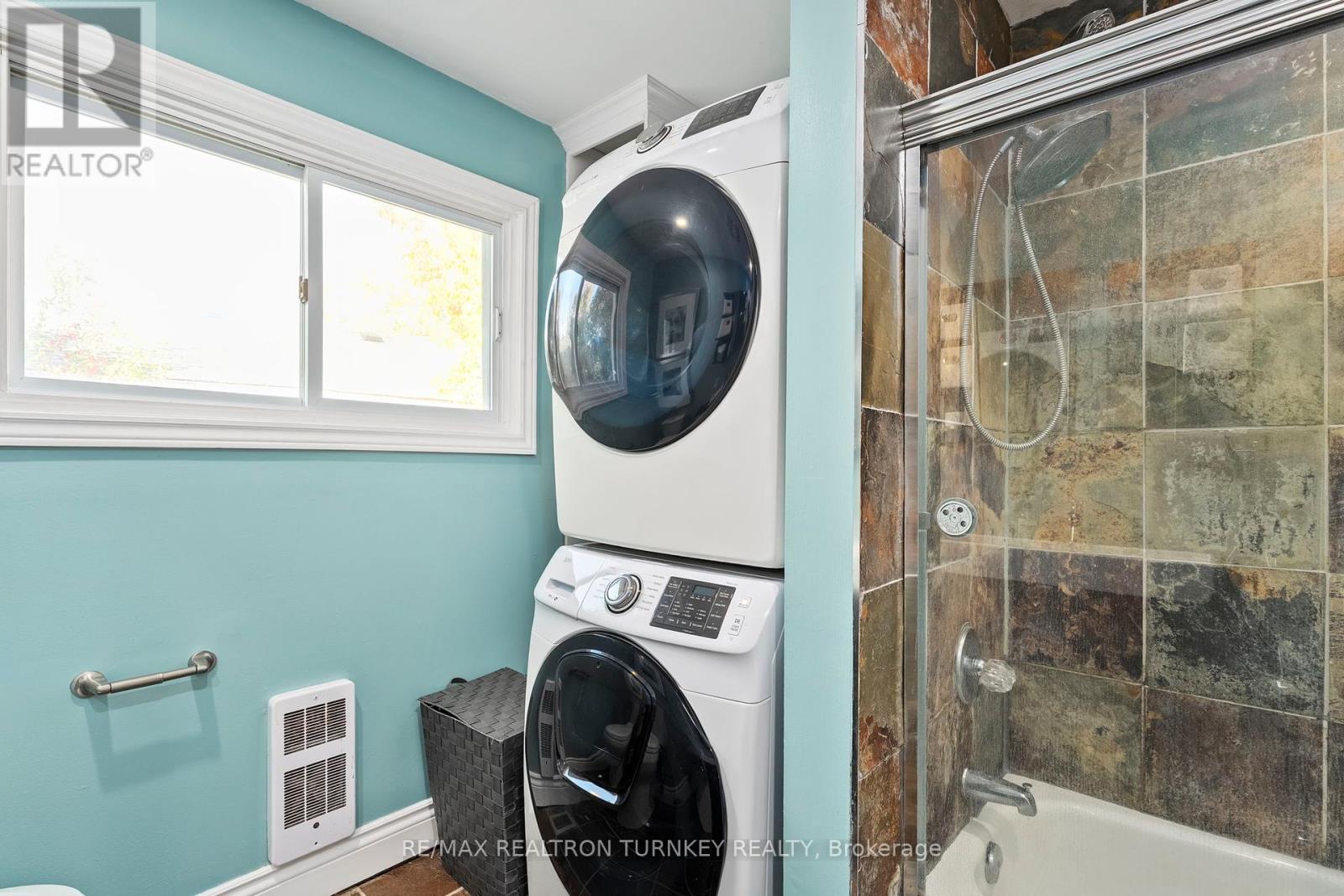 782 Third Avenue, Georgina, Ontario  L0E 1S0 - Photo 24 - N12463480