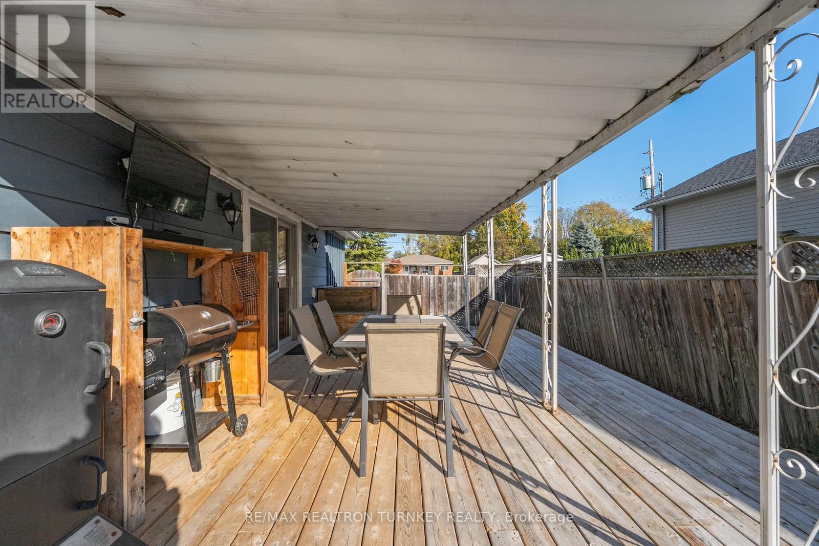 782 Third Avenue, Georgina, Ontario  L0E 1S0 - Photo 28 - N12463480
