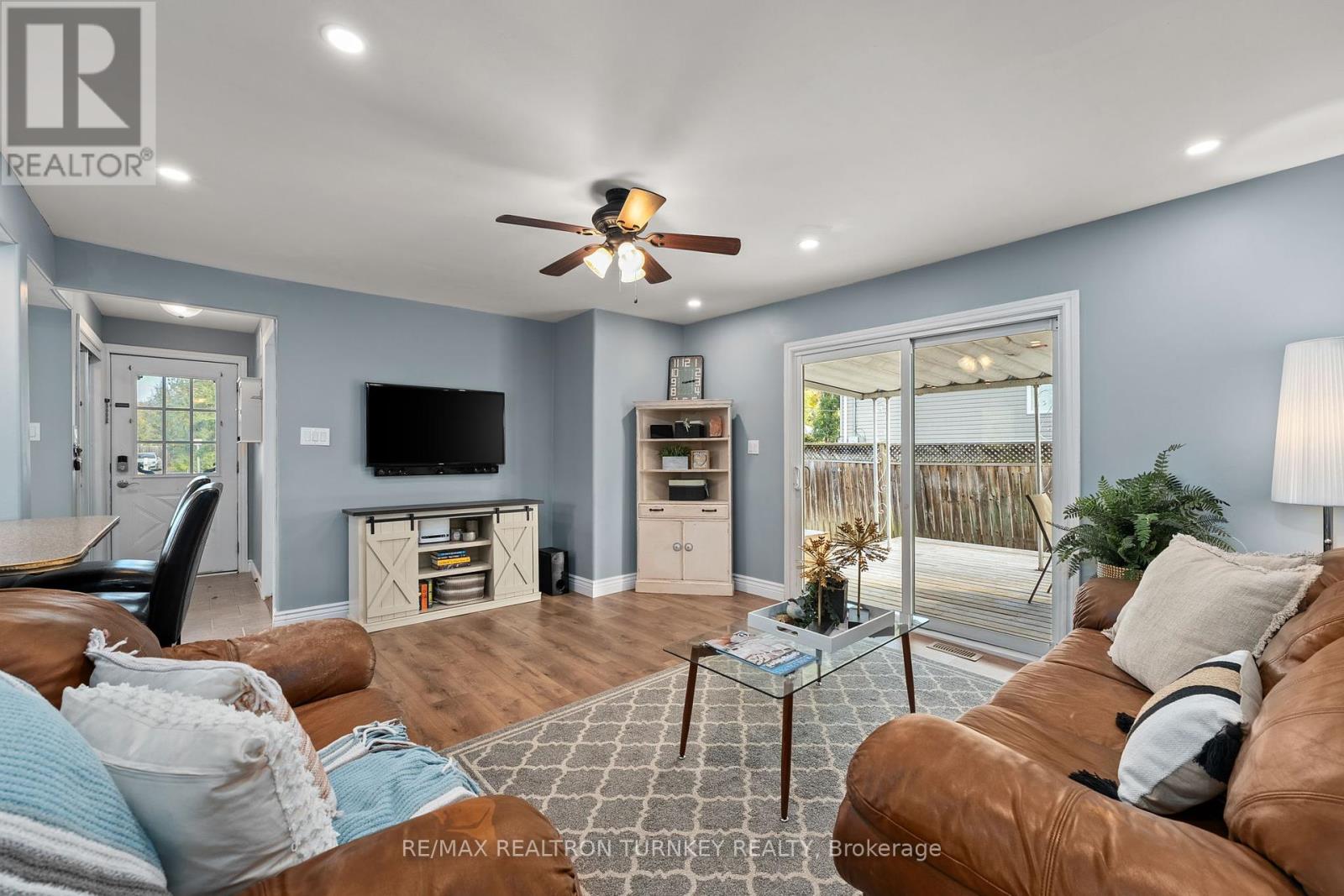 782 Third Avenue, Georgina, Ontario  L0E 1S0 - Photo 4 - N12463480