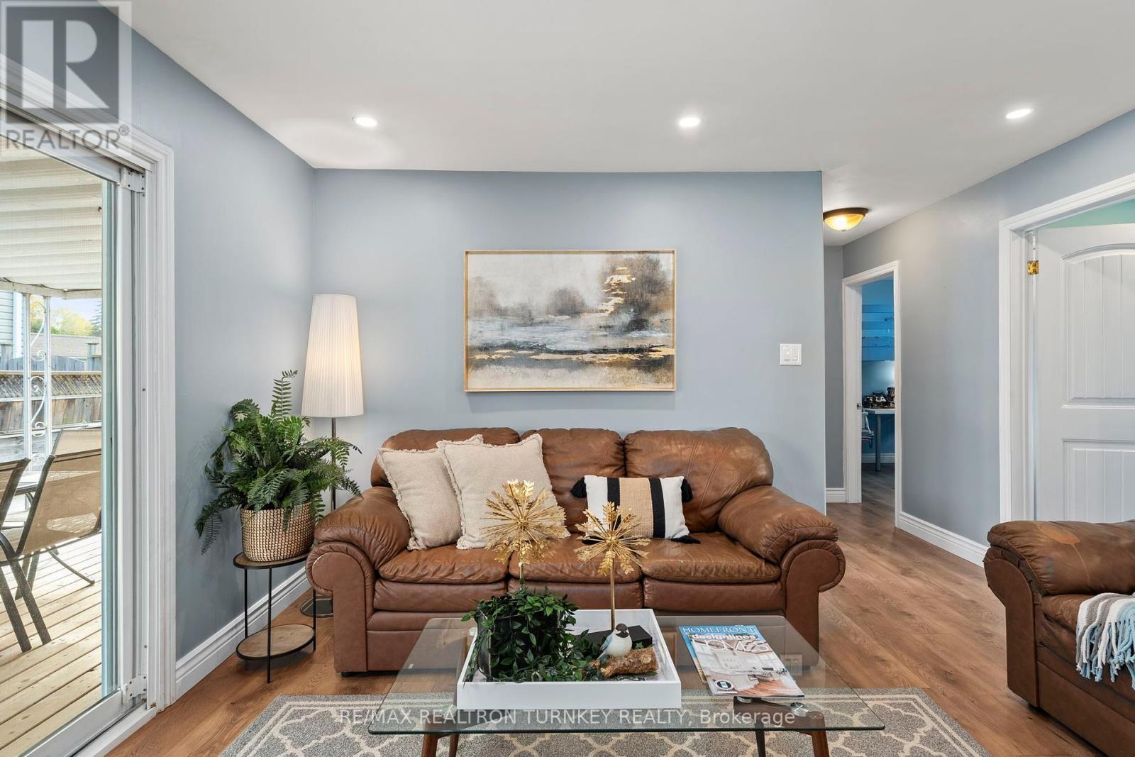 782 Third Avenue, Georgina, Ontario  L0E 1S0 - Photo 6 - N12463480