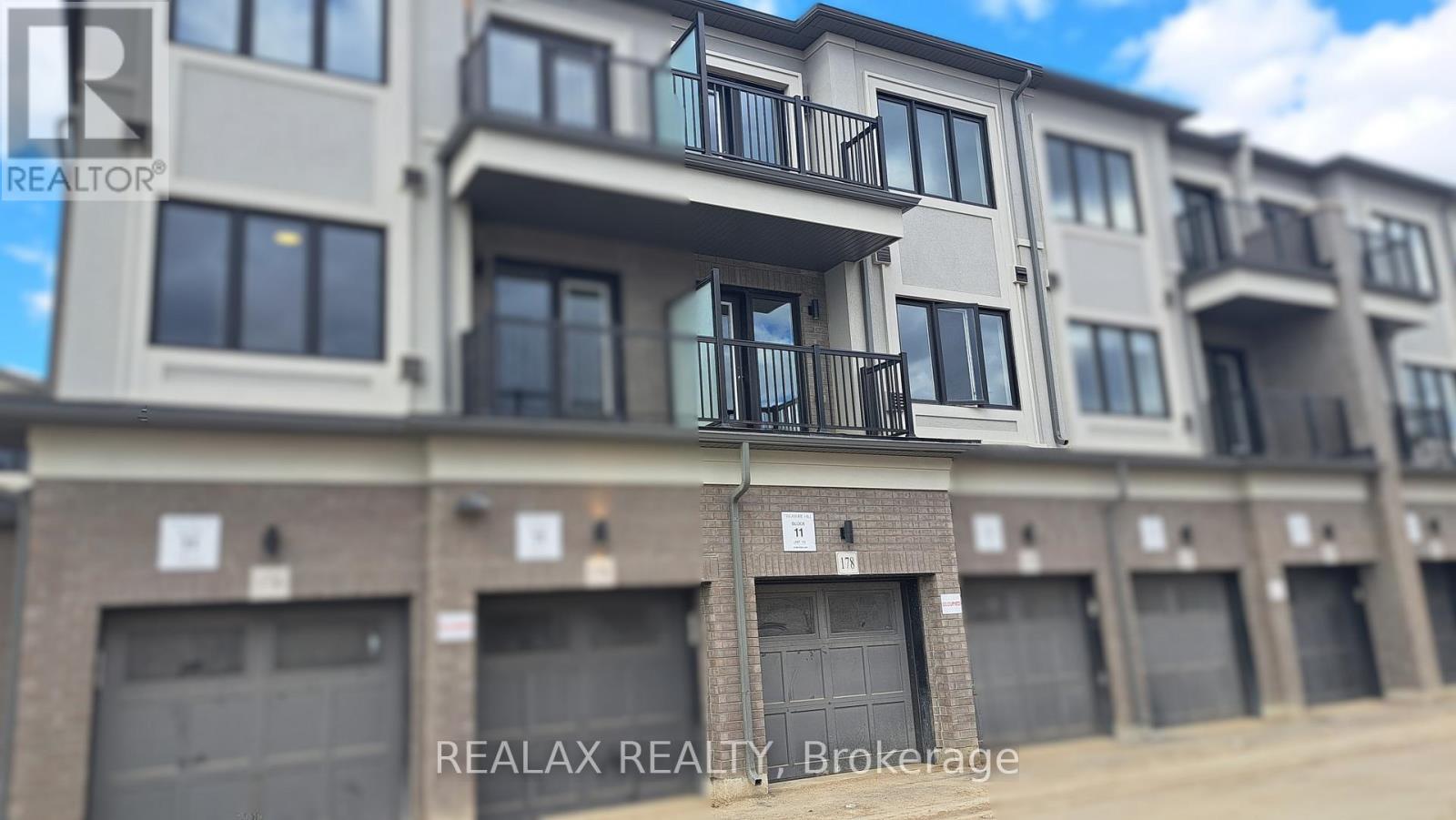 178 Matawin Lane, Richmond Hill, Ontario  L4B 3X9 - Photo 2 - N12463503