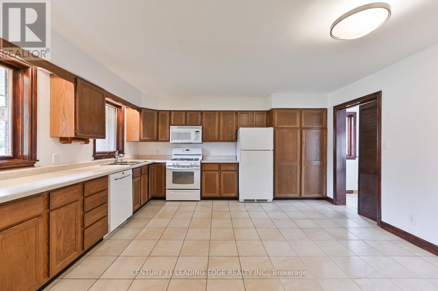 2 Mill Race Court, Markham, Ontario  L3P 3J3 - Photo 11 - N12463509