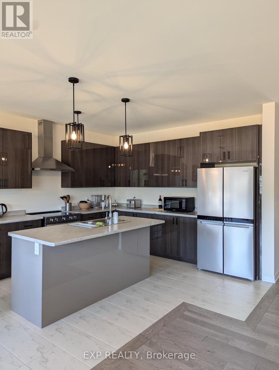 196 Ramblewood Drive, Wasaga Beach, Ontario  L9Z 0L6 - Photo 4 - S12463452