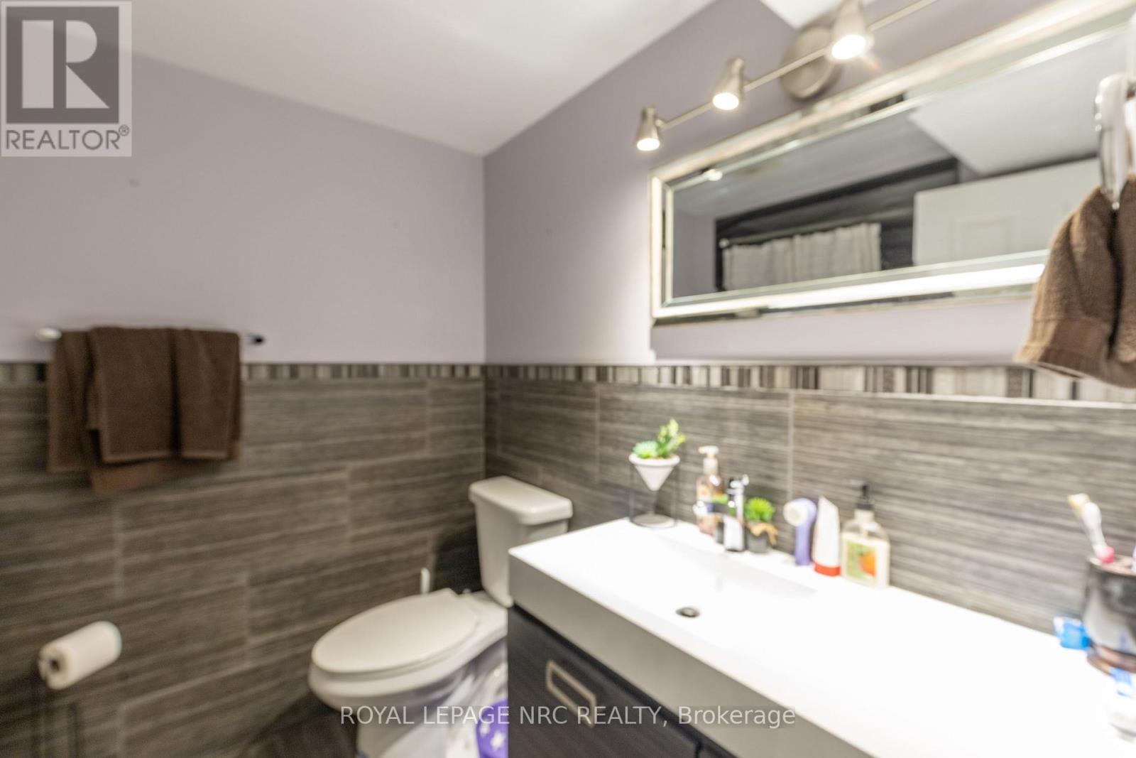 11 Brookdale Avenue, St. Catharines, Ontario  L2T 2T2 - Photo 23 - X12446204